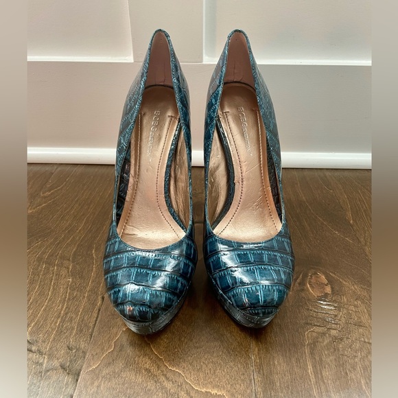 SALE!⚡️BCBGeneration Platform Heels - Picture 9 of 13